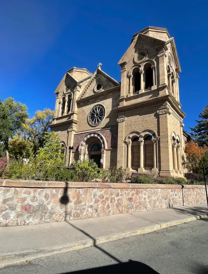Discover Santa Fe (The City Different) – Driving Tour